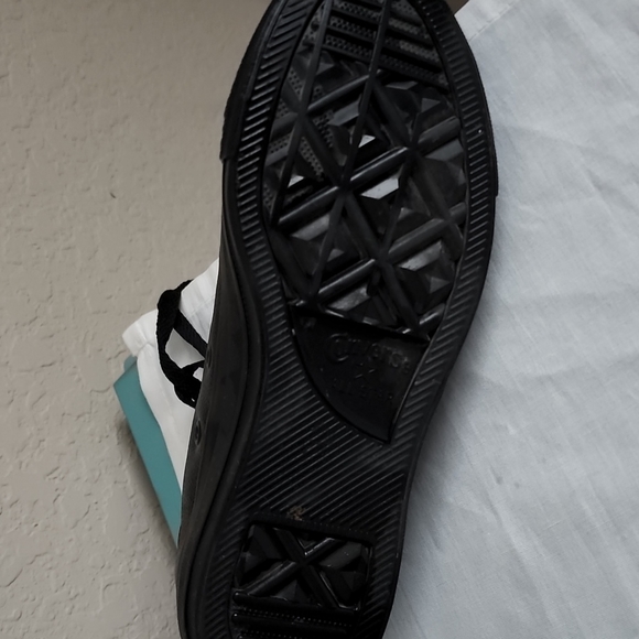 Converse Black Low Top - Picture 4 of 5